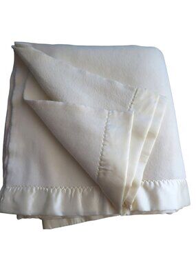 Vintage Fieldcrest White Acrylic Thermal Queen Blanket Satin Trim Made In USA